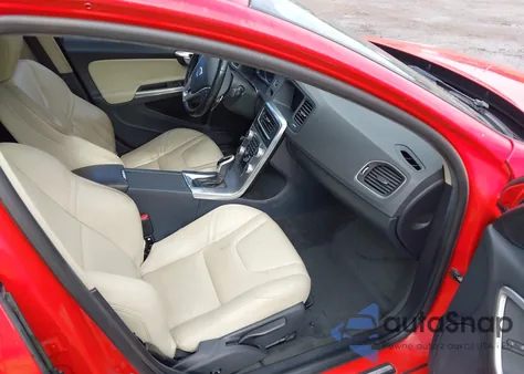 2017 Volvo S60 T5 Dynamic z USA, uszkodzony, nr VIN YV140MTL8H2429055